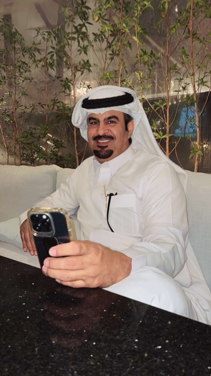 hmwdmtb1's tweet photo. درويش هذا كل ماحل طاريه 
كلن يقول النعم بحظرة جنابه 

ماتلحقه من فعل كفه مشاريه
ومن طيب راسه كل طيبه يهابه 

شيخ المراجل جعل يبطن لياليه
ابجاه ربي والرسل والصحابه

الخريشا https://t.co/tuutPBk63n