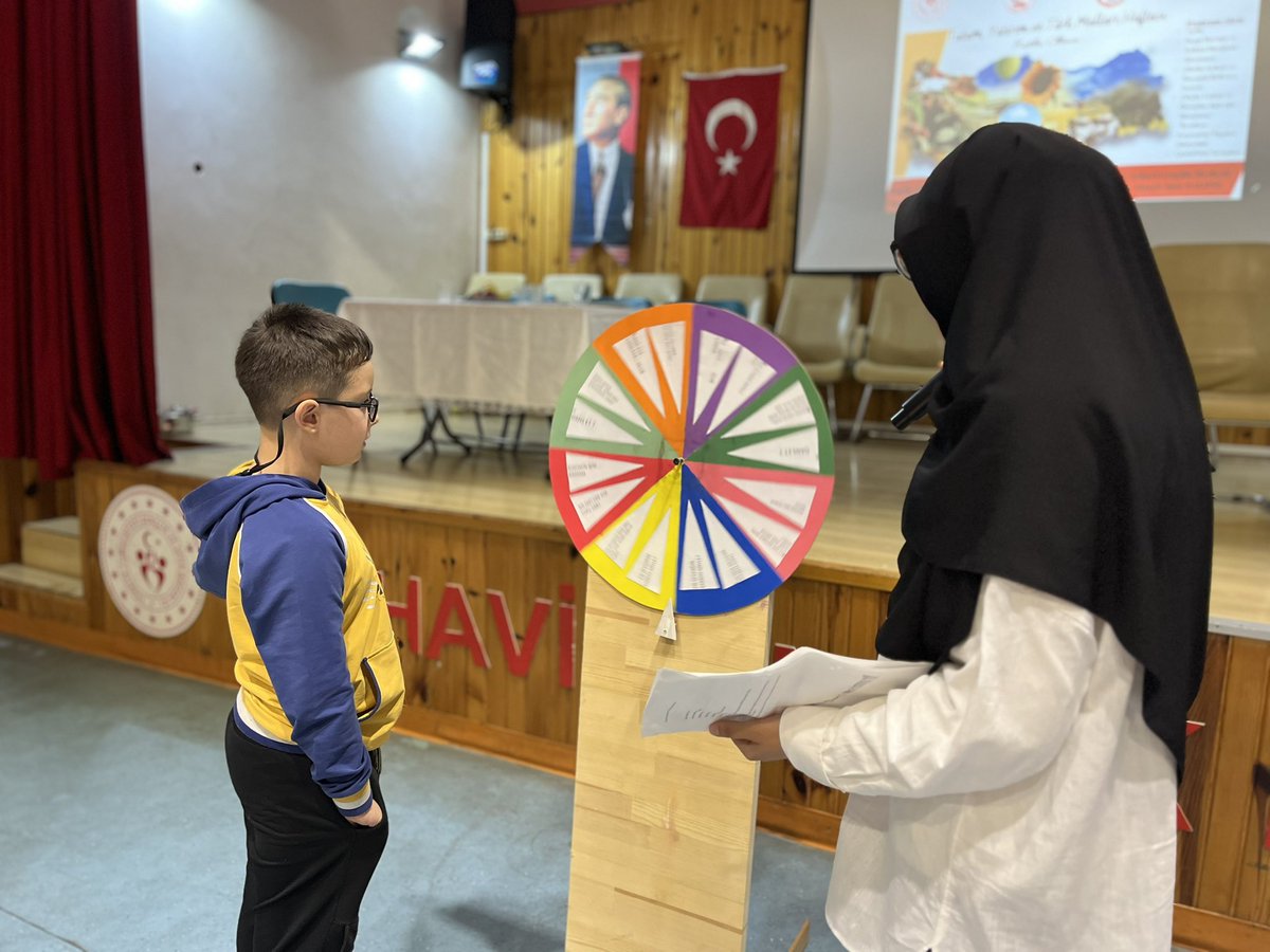 “Tutum,Yatırım ve Türk Malları Haftası” kutlama programımızdan kareler 😊😊

#yerlimalıhaftasıkutluolsun🍓🍉🍅🍈🌽🍊🍏🍎🍇🍒🍐 

@oa_bak 
@gsbgenclik 
<a href="/gencliksporbak/">Gençlik ve Spor Bakanlığı 🇹🇷</a> 
@drenesefendioglu 
@mustafademirkiran08 
@hayatiguneri08