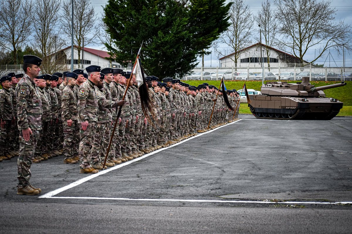7e_brig_blindee's tweet image. Le passage en treillis F3 BME est amorcé pour la brigade "bonne de guerre" ✅
Le @5eDragons est le premier de nos 7 régiments à percevoir ce treillis au camouflage innovant, adapté à une plus grande diversité de terrains.
Bientôt, l'entièreté de la 7 sera équipée 🔥
#MatosOps