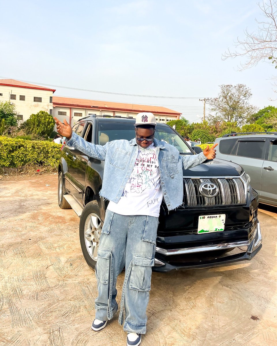 NifemiETH's tweet image. 11/12/24-FINALLY- completed my studies at the prestigious faculty of Law(EKSU) and signed out! 🎓

What God Cannot do does not exist!🧏🏽‍♂️

 #LLB #2024graduate #signout #legalganadors 
👖- @SHEIN_Official -use nifemieo15 for 💸 off and stay #Dapper 😉