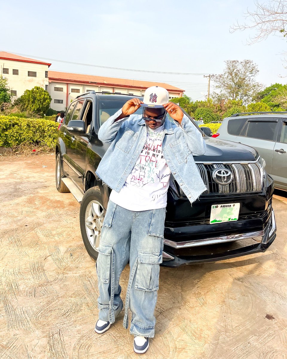 NifemiETH's tweet image. 11/12/24-FINALLY- completed my studies at the prestigious faculty of Law(EKSU) and signed out! 🎓

What God Cannot do does not exist!🧏🏽‍♂️

 #LLB #2024graduate #signout #legalganadors 
👖- @SHEIN_Official -use nifemieo15 for 💸 off and stay #Dapper 😉
