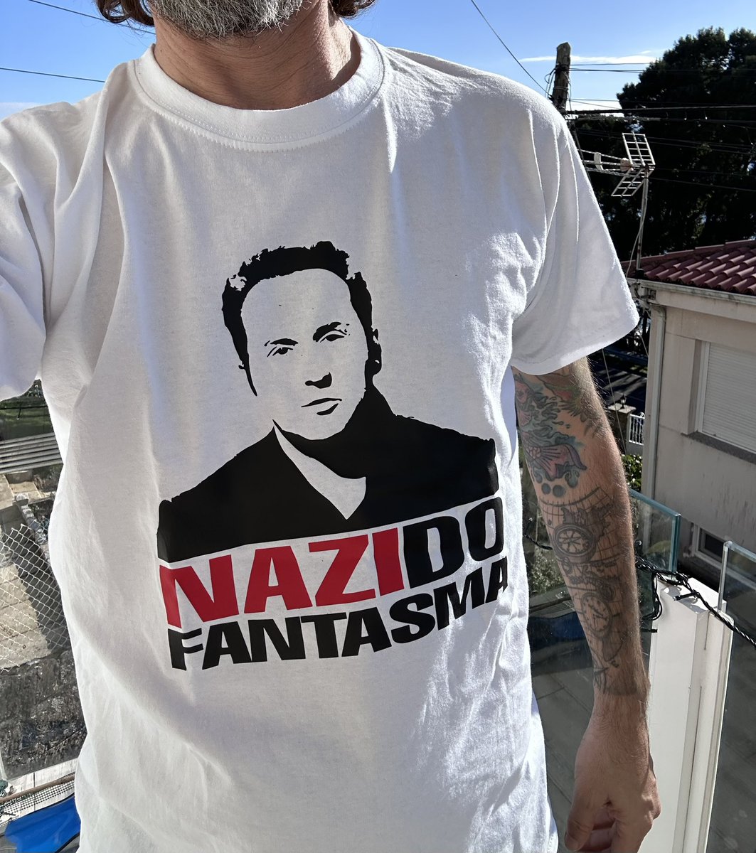 #Horizonte cada día Iker Jiménez se esfuerza más en blanquear la ideología Nazi por eso mantienen su basura de programa.