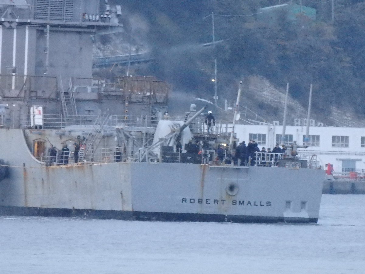 ロバート・スモールズ - Search / X