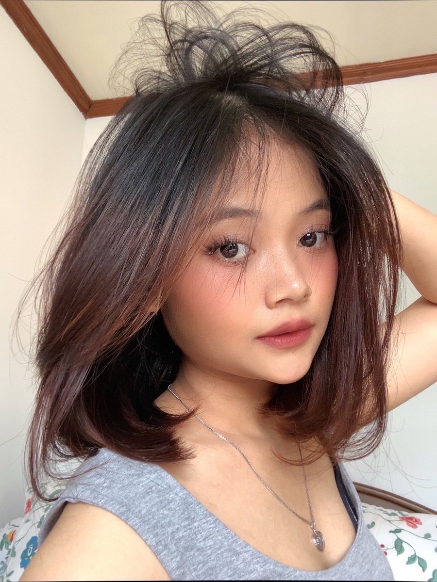 icecreammylt's tweet photo. kunci makeup cakep adalah di skincare yang bagus! psstt, ini yang lagi rame waktu 12.12 kemaren loh 👀 https://t.co/dkixSJAjbU