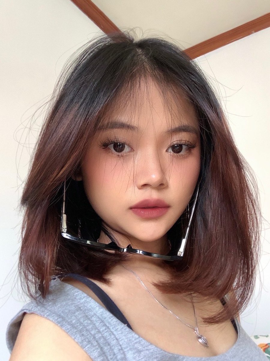 icecreammylt's tweet photo. kunci makeup cakep adalah di skincare yang bagus! psstt, ini yang lagi rame waktu 12.12 kemaren loh 👀 https://t.co/dkixSJAjbU
