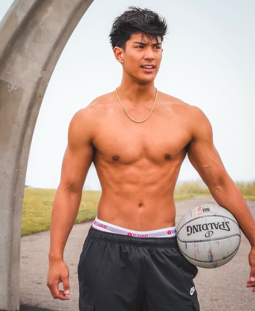 wannabearbie's tweet photo. Random Hot Guys on Instagram:
Let’s all meet ang Filipino-American Hunk Model…. ANTHONY CONSTANTINO
Aang sherep!!! 🤣🤣🤣
#AnthonyConstantino
#RandomGuysOnInstagram https://t.co/TYwh1WBJ0Z