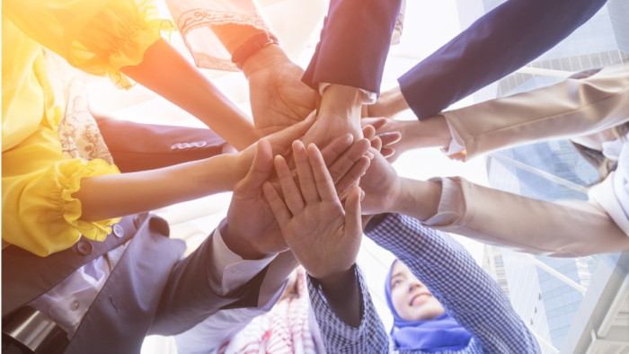 📢Alzar la voz contra el auge de la ideología del odio. 

La <a href="/redespanolafal/">Red Española de la Fundación Anna Lindh</a>, red de 170 entidades coord. por el <a href="/IEMed_/">IEMed</a>, presenta nueva campaña con <a href="/vivianeogou/">Viviane Ogou i Corbi🕊</a> y <a href="/razansml/">Razan Ismail</a>.

🗓️ Lunes 16 dic, 12h
📌IEMed | Online

#BCNantiracista

Info &amp; Inscripción
🌐barcelona.cat/antiracista/es…