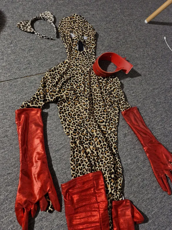 My friend drew me looking really horny.
he captured exactly what I described.
This is my favorite leopard costume. Wearing it horny.