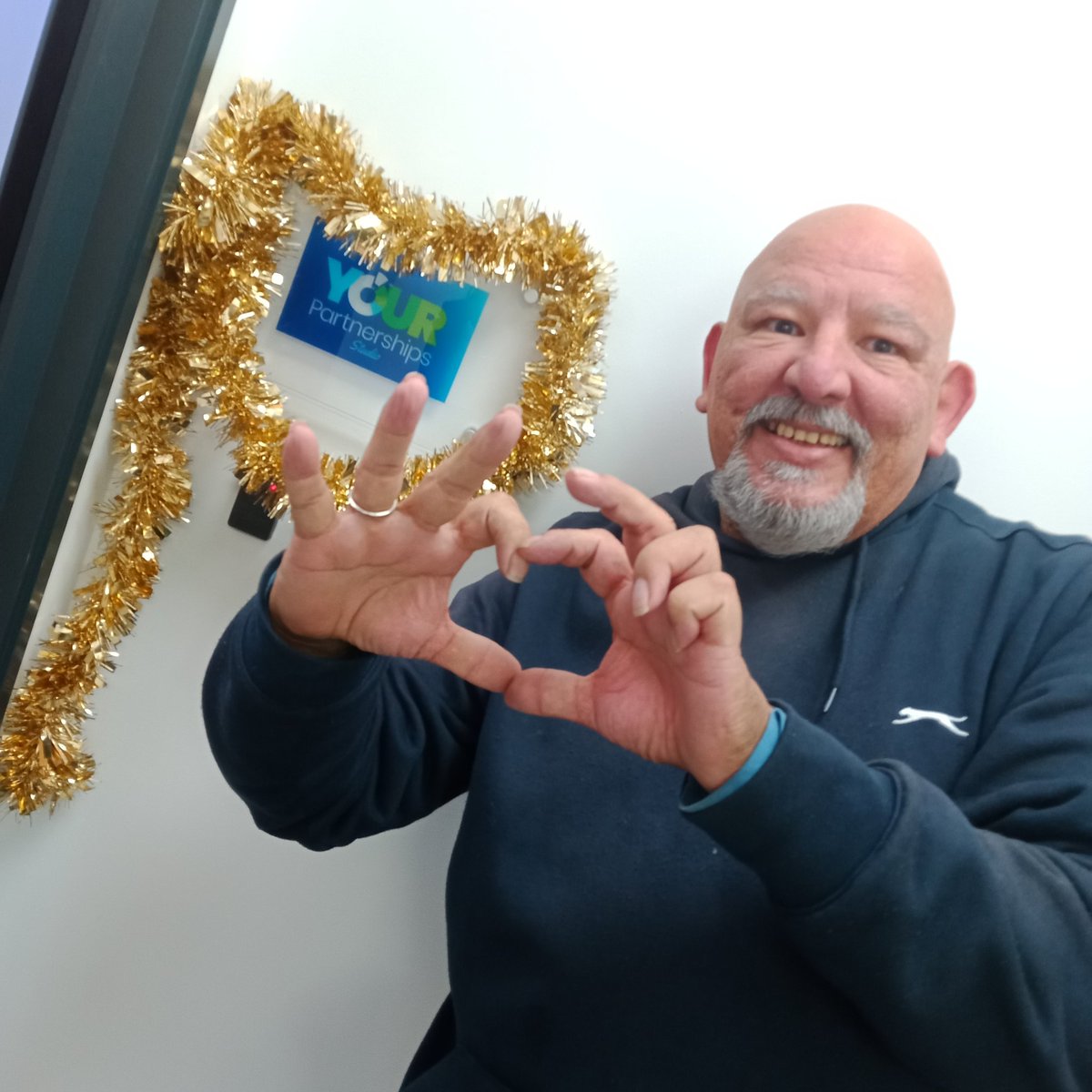 Channel Radio (@channelradiouk) on Twitter photo Not the best heart shapes <a href="/YPartnerships/">Your Partnerships</a> #MerryChristmas one and all Your Partnerships Studio (for hire £10ph) Not the best heart shapes <a href="/YPartnerships/">Your Partnerships</a> #MerryChristmas one and all Your Partnerships Studio (for hire £10ph)