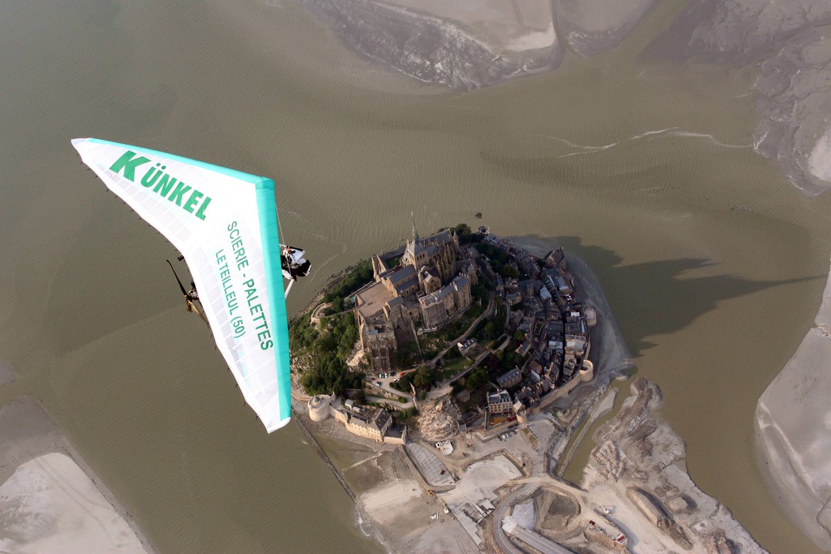 ✨ Prenez de la hauteur avec Didier Hulin et son ULM ! ✨
Offrez un vol inoubliable au-dessus du Mont Saint-Michel 🌅🎁
📞 Réservez : 06 07 54 91 92 / 02 33 48 67 48

💻 ulm-mont-saint-michel.com/Bapteme.html
Une idée cadeau unique pour Noël ! 🚁✨
#MontSaintMichel #ULM #IdéeCadeau