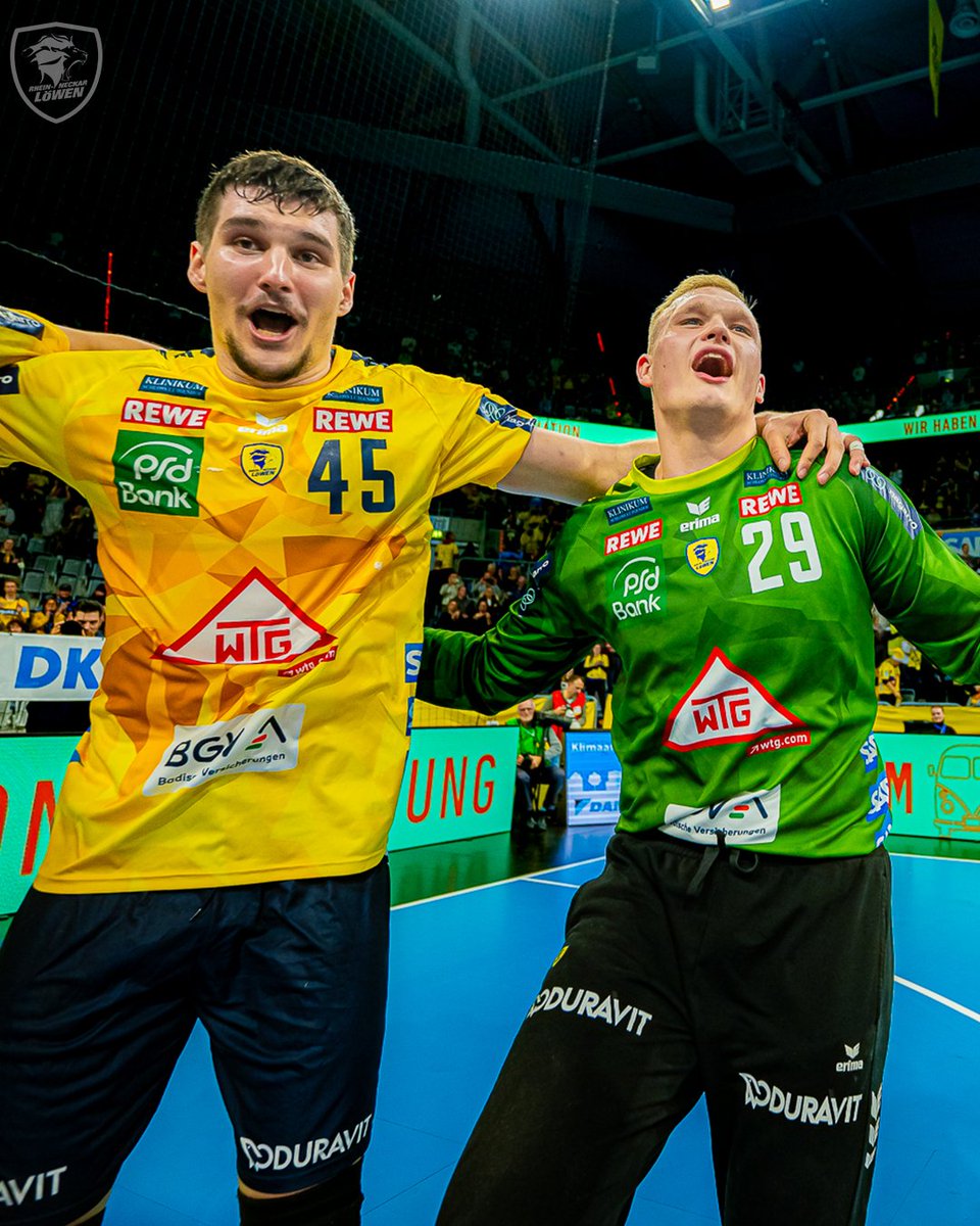 RNLoewen's tweet photo. 𝑮𝒖𝒕𝒆𝒏 𝑴𝒐𝒓𝒈𝒆𝒏, 𝐿ö𝑤𝑒𝑛-𝐹𝑎𝑛𝑠! 🦁🥰

#rnl #rnloewen #handball #RNLSGF #heimsieg https://t.co/c9Lz3wz5wB
