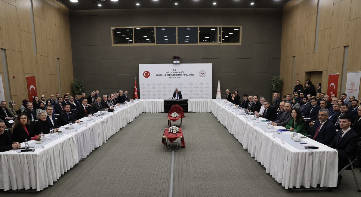 Sağlık Bakanımız Prof. Dr. Kemal Memişoğlu başkanlığında Bursa İl Değerlendirme Toplantısı gerçekleştirildi.

Sağlık Bakanımız, ildeki sağlık yatırımları ve sağlık hizmetlerinin sunumuna ilişkin il yöneticilerinden bilgi aldı.