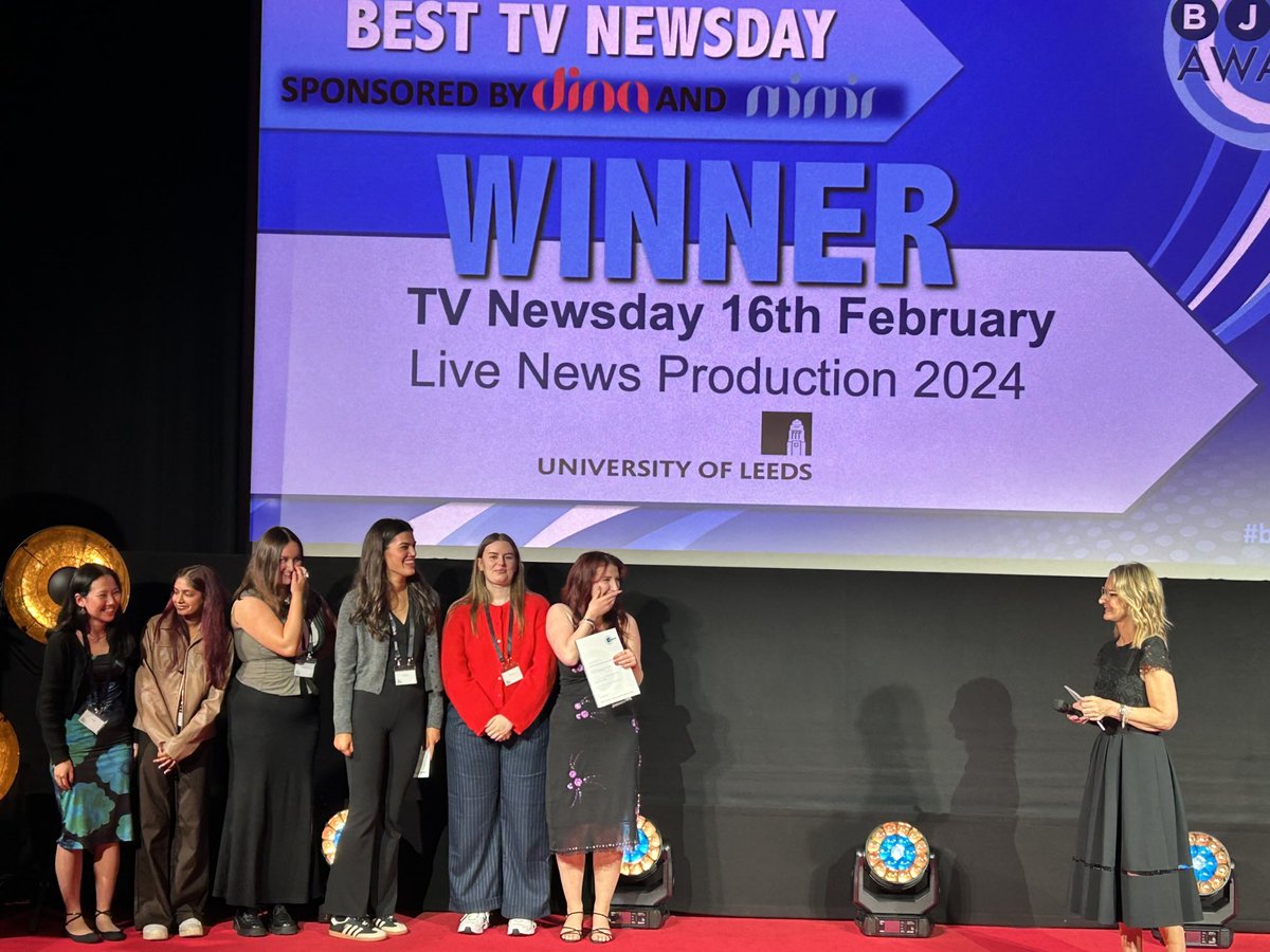 The big moment when our brilliant ⁦<a href="/LeedsUniMedia/">Leeds Uni Media</a>⁩ students got their best TV newsday award ⁦<a href="/BJTC_UK/">BJTC - Industry Accredited Journalism Courses</a>⁩ - what a great night.