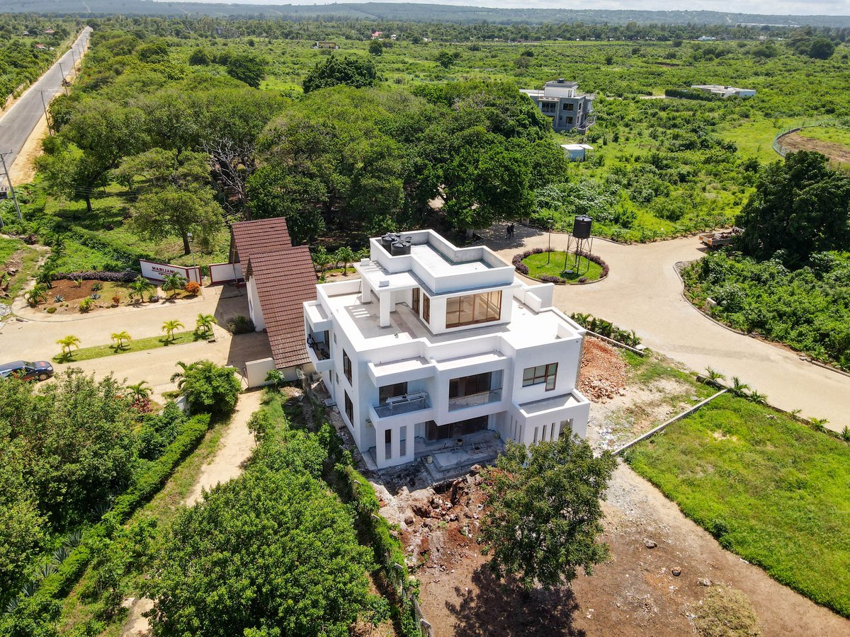 SolianKenya's tweet photo. As the year draws to a close, it's the perfect time to secure your dream plot in Marijani Vipingo Beach, a gated and controlled estate.
With its pristine beaches, lush greenery, and tranquil atmosphere, Marijani is the ideal place to build your dream home.
https://t.co/CDaaqWHHbN https://t.co/383mNXj03K