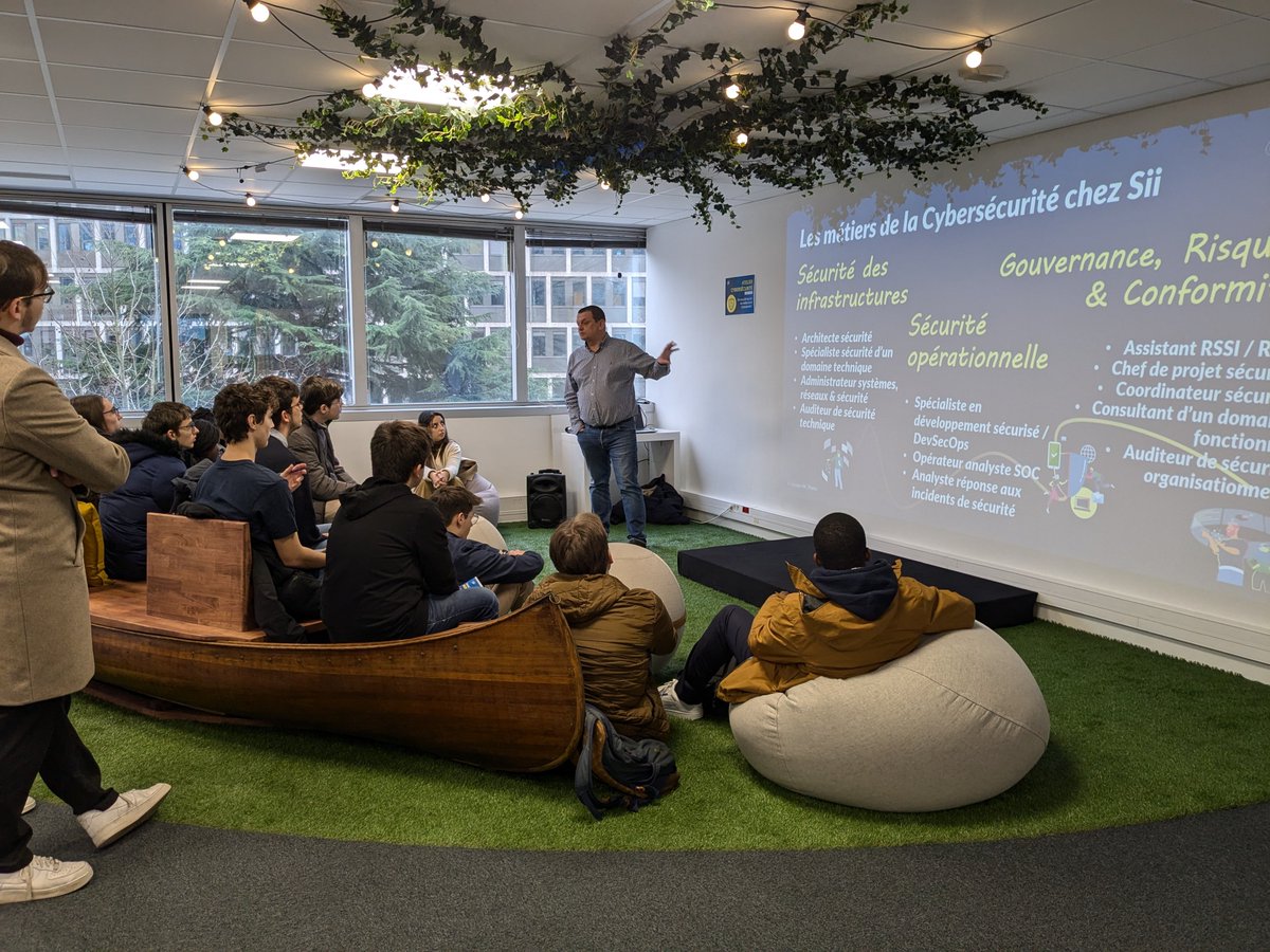 Mercredi, nous avons eu le plaisir d'inaugurer nos nouveaux locaux à Tours. 🚀

Nous avons d'abord accueillis plus de 100 étudiants pour leurs présenter des ateliers sur les métiers du numérique puis ce sont les clients et partenaires qui sont venus partager la soirée avec nous.