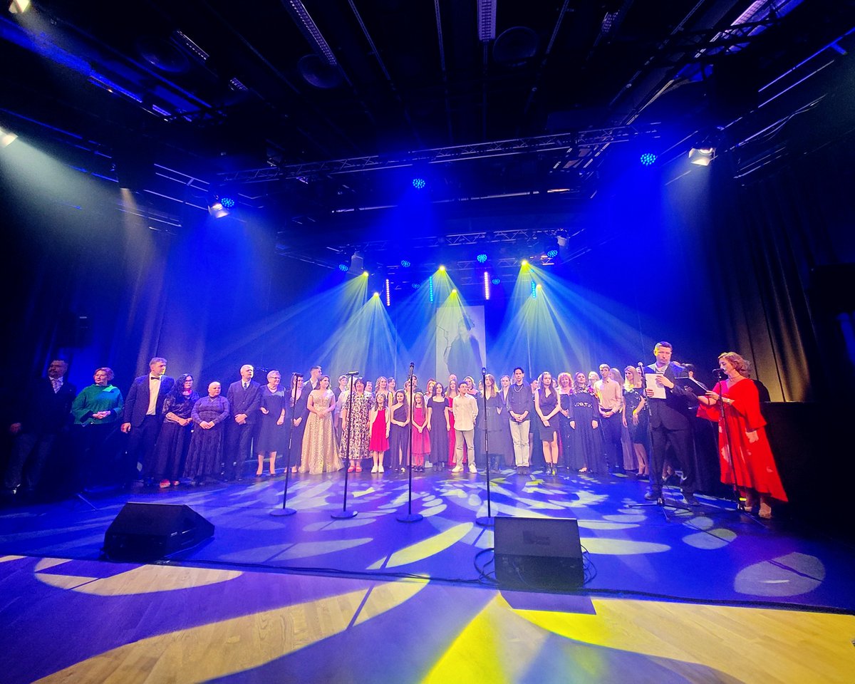 satakielimedia's tweet photo. The Ukrainian Theatre of Finland emerged in 2014 in response to the annexation of Crimea and the start of the war in Donbas. From small cultural events for Ukrainians it grew into a real theatre community, which staged 10 plays over the years. https://t.co/BUqadFrj9O https://t.co/HtIZIslTqY