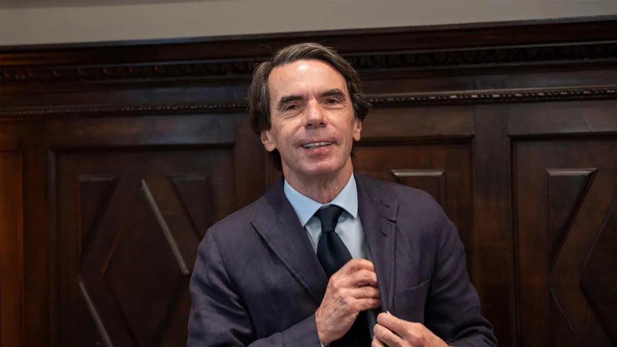 GÜRTEL 2.0: LA PARTE DE AZNAR
Jacobo Gordon, socio de Alejandro Agag, fue a declarar por la Gürtel ante el juez Garzón. Todos sabemos cómo termino Garzón. Javier Hidalgo (AirEuropa y Globalia), compareció en el Senado hace un par de semanas, con motivo de la investigación de