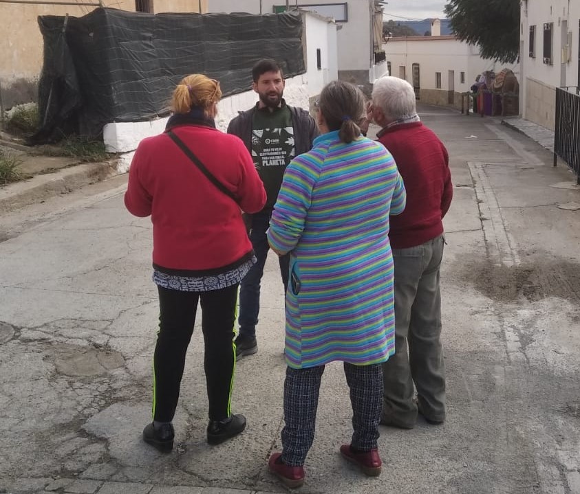 RAEEAndalucia's tweet photo. 💪Ayuda al planeta a través del reciclaje o apoyando nuestra campaña #DonaVidaAlPlaneta.
❗️Acércate a cualquiera de los puntos informativos que recorrerán toda Andalucía hasta el 24 de enero.
📌Seguimos de ruta por #Ohanes, #Beires y #Padules.
👉 https://t.co/ZDpTyn6gK5 https://t.co/5aVpoK0MWS