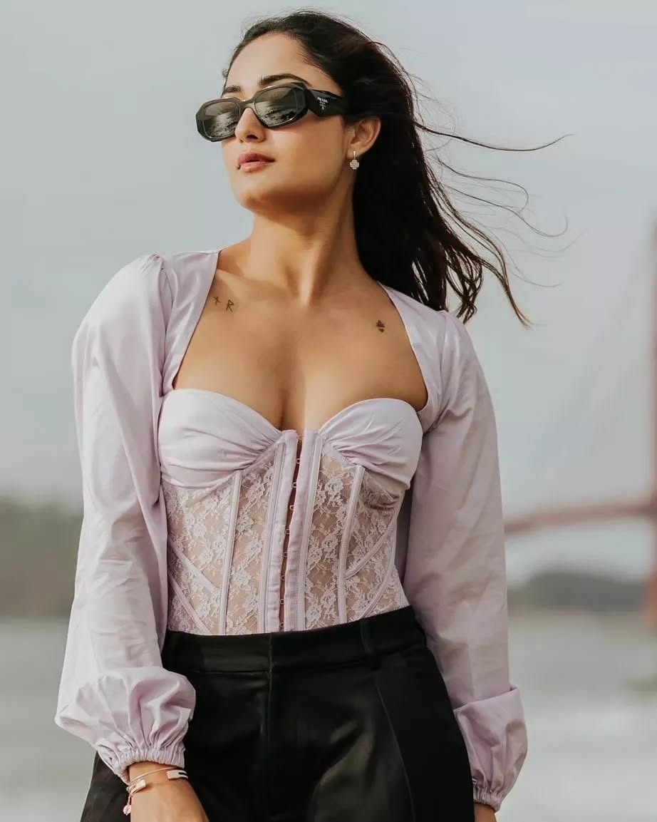 glammodels_hub's tweet photo. Follow  @glammodels_hub 

Beauties 😍:
Tridha Choudhary 
Amelia Dsouza 

👗Wearing : Self-Cntrd

#Trisha #PriyankaChaharChoudhary #priyankachopra #BoycottBollywood #AnushkaSharma #BoycottBangladesh https://t.co/BLOzYDIvJh