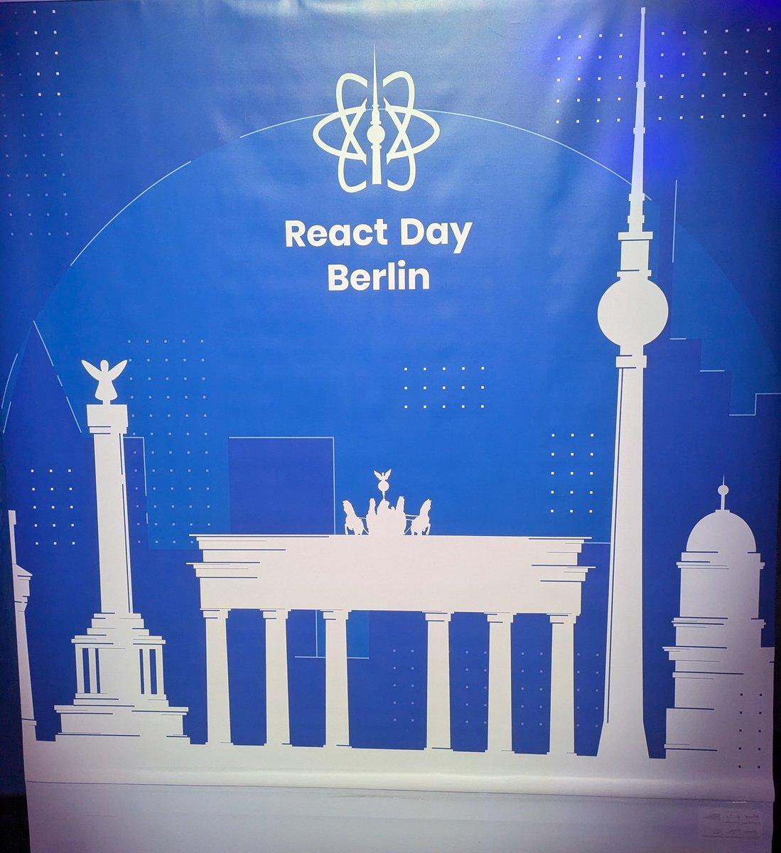 mattomanka's tweet photo. It's been a long time. It's nice to be here again.
 #ReactDayBerlin https://t.co/mQ8cCwCXRr