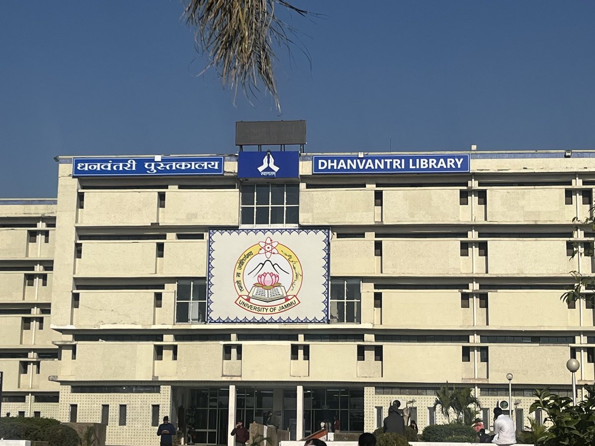 Sakib__ch's tweet photo. At Jammu University all boards are in English &amp; Hindi with no Urdu representation despite over 40% of Jammu province especially Pir Panjal &amp; Chenab regions speaking/writing Urdu. Why this discrimination against such a significant population? @OmarAbdullah @UniversityJammu https://t.co/kYXy6zLl6h