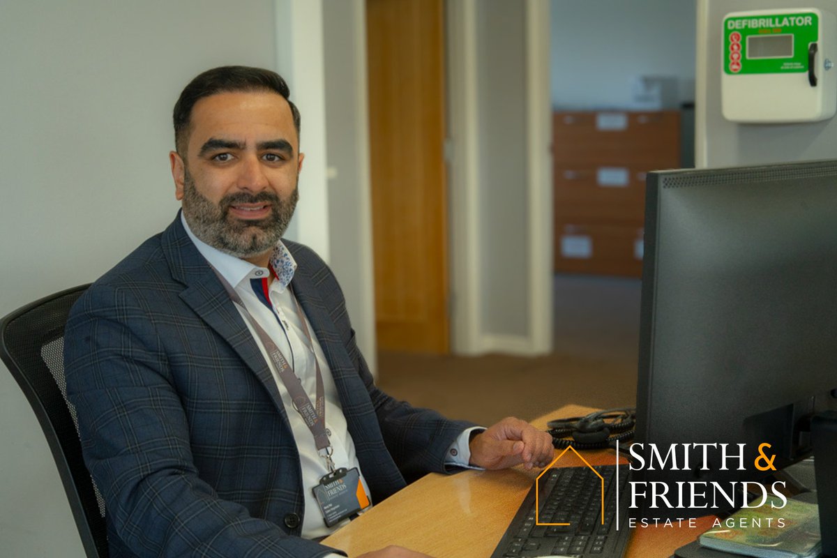 Christmas is Just Around the Corner 🎄

Whether you're dreaming of a new home for the holidays or planning your next move in the New Year, Smith and Friends Estate Agents are here to help! 🏡❤️

Get in touch today - loom.ly/6m4jsSE

#SmithAndFriends #HomeForTheHolidays