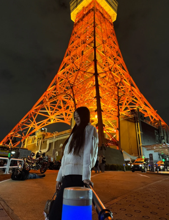 Elisecarlesxy's tweet photo. 夜の東京を満喫しませんか！ https://t.co/yjcGaIHqm3