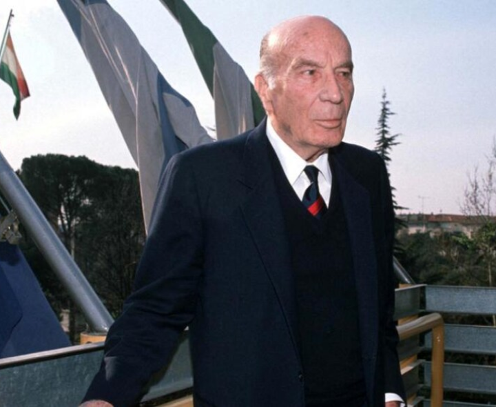 fondguidocarli's tweet photo. 📈 Esattamente 45 anni fa l’Italia entrava nel Sistema Monetario Europeo (SME), una tappa fondamentale verso la stabilità economica e l’integrazione politica del nostro continente.

#AccaddeOggi #13dicembre #GuidoCarli #SME #Europa #UnioneEuropea #Moneta #Euro https://t.co/2JiliBenkw