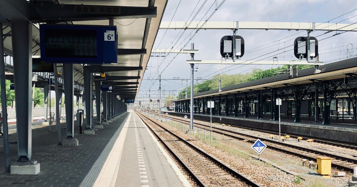 fish_ets's tweet photo. Ogni giorno, per chi ha una #disabilità, spostarsi è una sfida. Oggi, con lo #ScioperoGenerale dei trasporti è quasi impossibile. La #mobilità è un diritto, non un privilegio. Se hai difficoltà, segnala a @SuperandoIt con una mail a info@superando.it https://t.co/zfuki6GQsi