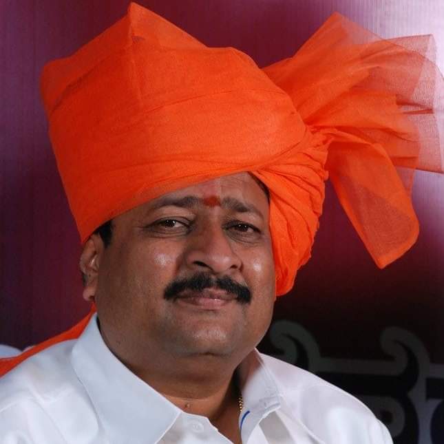 BYVijayendra's tweet photo. ಮಾಜಿ ಕೇಂದ್ರ ಸಚಿವರು, ವಿಜಯಪುರ ವಿಧಾನಸಭಾ ಕ್ಷೇತ್ರದ ಜನಪ್ರಿಯ ಶಾಸಕರಾದ ಶ್ರೀ @BasanagoudaBJP ಅವರಿಗೆ ಜನ್ಮದಿನದ ಹಾರ್ದಿಕ ಶುಭಾಶಯಗಳು. ಪಕ್ಷದ ಹಿರಿಯ ಶಾಸಕರಾಗಿರುವ ತಮಗೆ ಭಗವಂತನು ಉತ್ತಮ ಆಯುರಾರೋಗ್ಯ ಕರುಣಿಸಿ, ಸಾರ್ವಜನಿಕ ಕ್ಷೇತ್ರದಲ್ಲಿ ಕೆಲಸ ಮಾಡಲು ಹೆಚ್ಚಿನ ಶಕ್ತಿಯನ್ನು ದಯಪಾಲಿಸಲೆಂದು ಹಾರೈಸುತ್ತೇನೆ. https://t.co/uG1m20jXPT