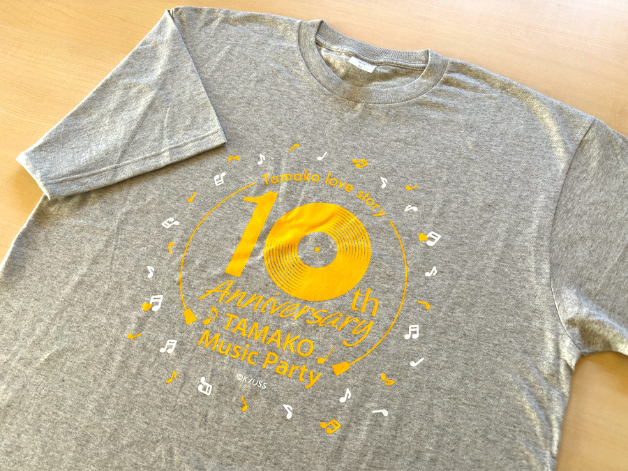 tamakolovestory's tweet image. 『たまこラブストーリー 10th Anniversary TAMAKO Music Party』
■オーバーサイズTシャツ/3,800円(税込)
10周年のロゴが入った日常使いしやすいTシャツです❗️
オーバーサイズのため男女問わずご着用できます🎵
🔻ご購入はこちら!
canime.jp/tamakomarket/
#たまこ10周年 #tamakolovestory