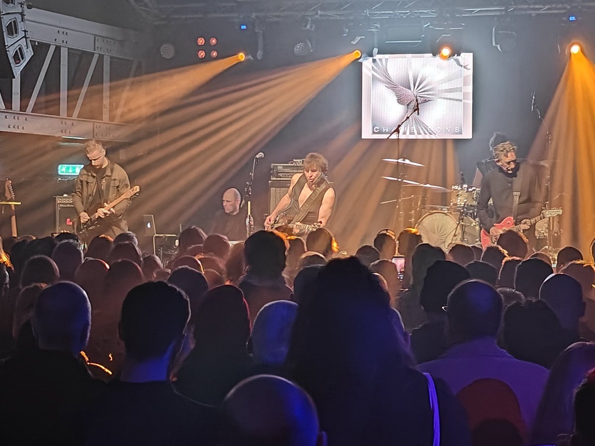 ifeelalright's tweet photo. Probably one of the best gig photos I taken. Thanks to @chameleonsmark for a great night in Glasgow. https://t.co/CUamtDx0z8