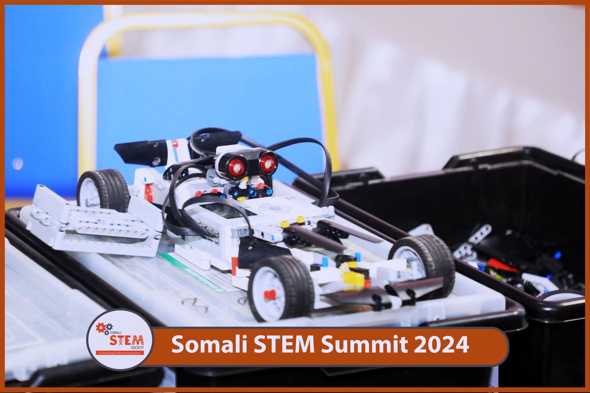 SomaliSTEM's tweet image. 2/2 Five innovative projects from Hano Tech’s brilliant students show that Somalia’s youth are paving the way for technological breakthroughs: from renewable energy to agriculture tech. Innovation is in the air! 🌍💡 #SomaliSTEMSummit2024 #YoungInnovators #FutureOfTechnology