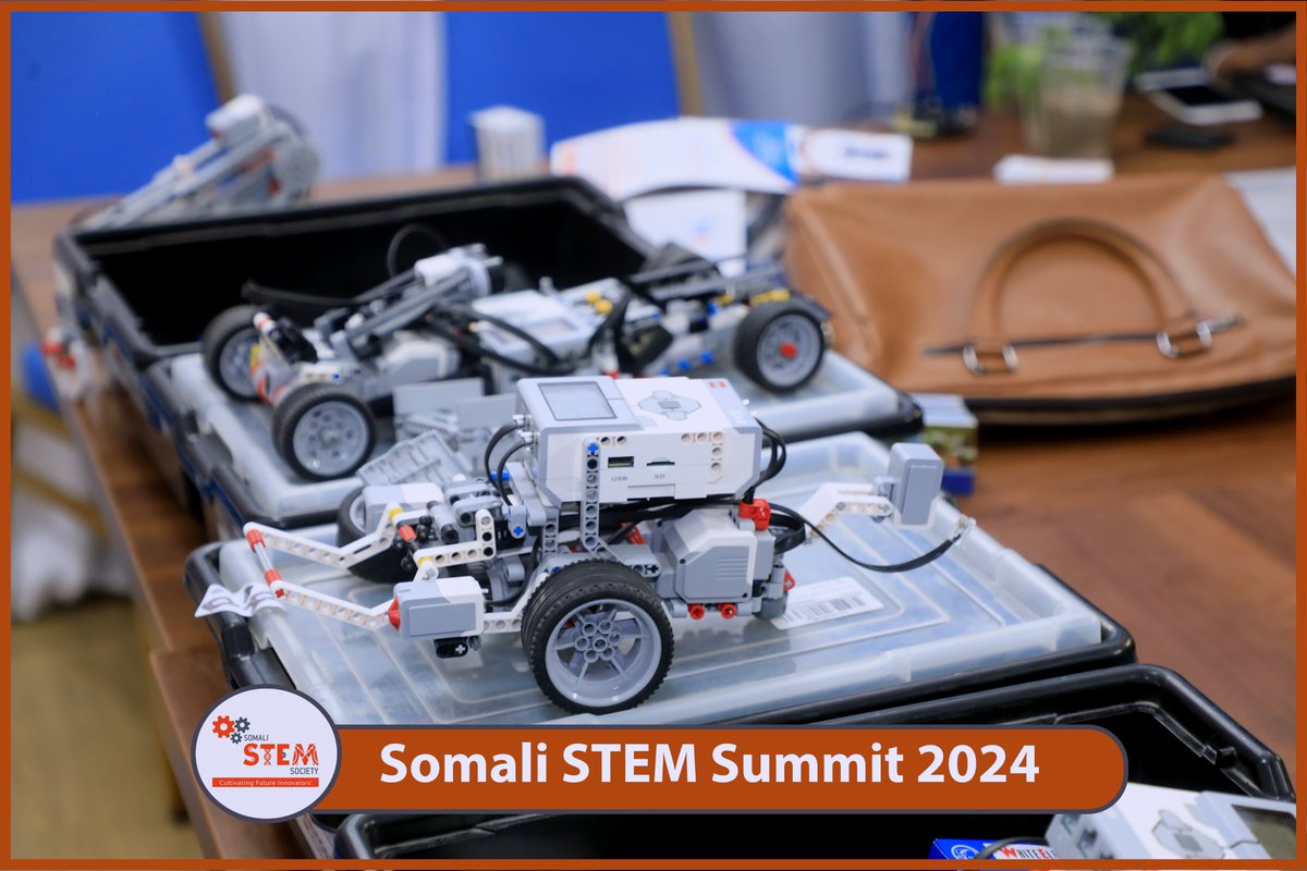 SomaliSTEM's tweet image. 2/2 Five innovative projects from Hano Tech’s brilliant students show that Somalia’s youth are paving the way for technological breakthroughs: from renewable energy to agriculture tech. Innovation is in the air! 🌍💡 #SomaliSTEMSummit2024 #YoungInnovators #FutureOfTechnology