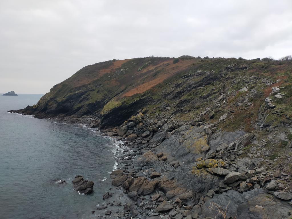 JanTrathen's tweet photo. Morning view #TheJacka
#Portloe #Kernow #LoveCornwall
#Wellbeing https://t.co/zELFl14VRo