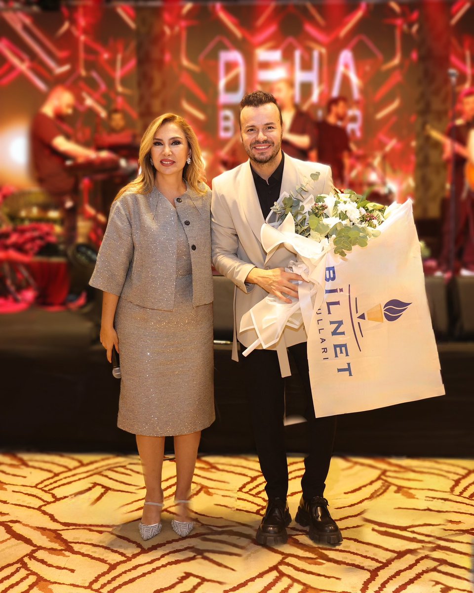 zehratopaloglu_'s tweet photo. Öğretmenler Günü kutlamalarımıza Yönetim Kurulu Başkanımız Sayın Osman Öztürk ve kıymetli eşleri, Başkan Vekilimiz Sayın Fatih Öztürk ve değerli eşlerinin katılımları ile Ankara’da  devam ettik.

Kutlama programımızda Bilnet Okulları Çayyolu.
,Yenimahalle  ve Eryaman    kampüslerimizin öğretmen ve yöneticilerine 5, 10, 15 ve 20. yıl kıdem ödüllerini Sayın Fatih Öztürk’ün takdiminden sonra mükemmel bir organizasyon eşliğinde Deha Bilimlier sahnesi ile kutladık.@FatihBilfen