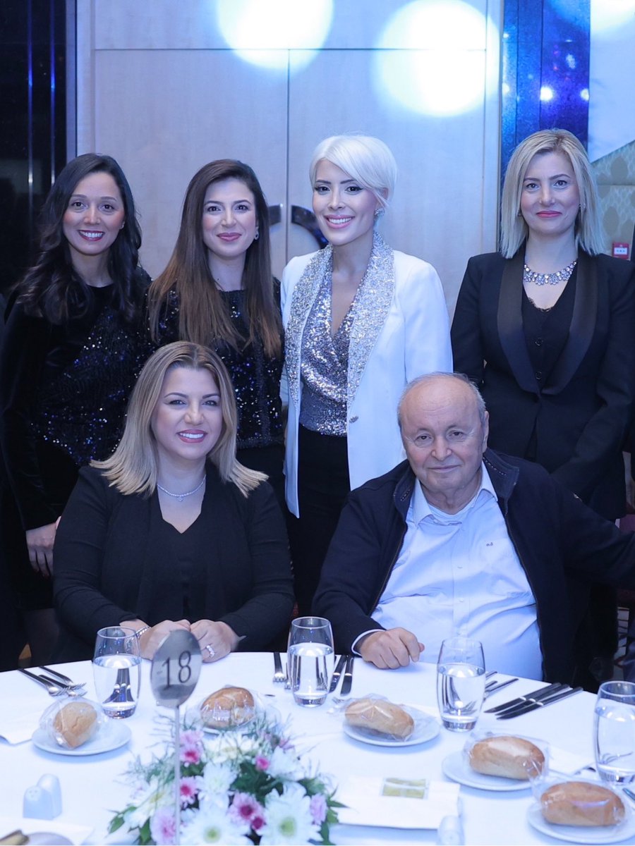 zehratopaloglu_'s tweet photo. Öğretmenler Günü kutlamalarımıza Yönetim Kurulu Başkanımız Sayın Osman Öztürk ve kıymetli eşleri, Başkan Vekilimiz Sayın Fatih Öztürk ve değerli eşlerinin katılımları ile Ankara’da  devam ettik.

Kutlama programımızda Bilnet Okulları Çayyolu.
,Yenimahalle  ve Eryaman    kampüslerimizin öğretmen ve yöneticilerine 5, 10, 15 ve 20. yıl kıdem ödüllerini Sayın Fatih Öztürk’ün takdiminden sonra mükemmel bir organizasyon eşliğinde Deha Bilimlier sahnesi ile kutladık.@FatihBilfen