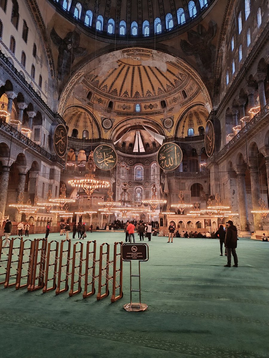 Köln katedrali de neymiş sen hiç Ayasofya camiyi gördün mü