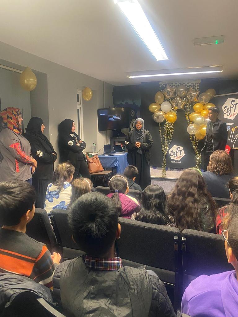 eystwales's tweet image. Over in Torfaen, our very first EYST-TYS Youth Awards took centre stage!
With awards including Young Mentors, Young Person of the Year and Outstanding Contribution 🤩
A special thank you to all the young people who are truly amazing!
#youthworkworks
#EYST24YouthAwards
