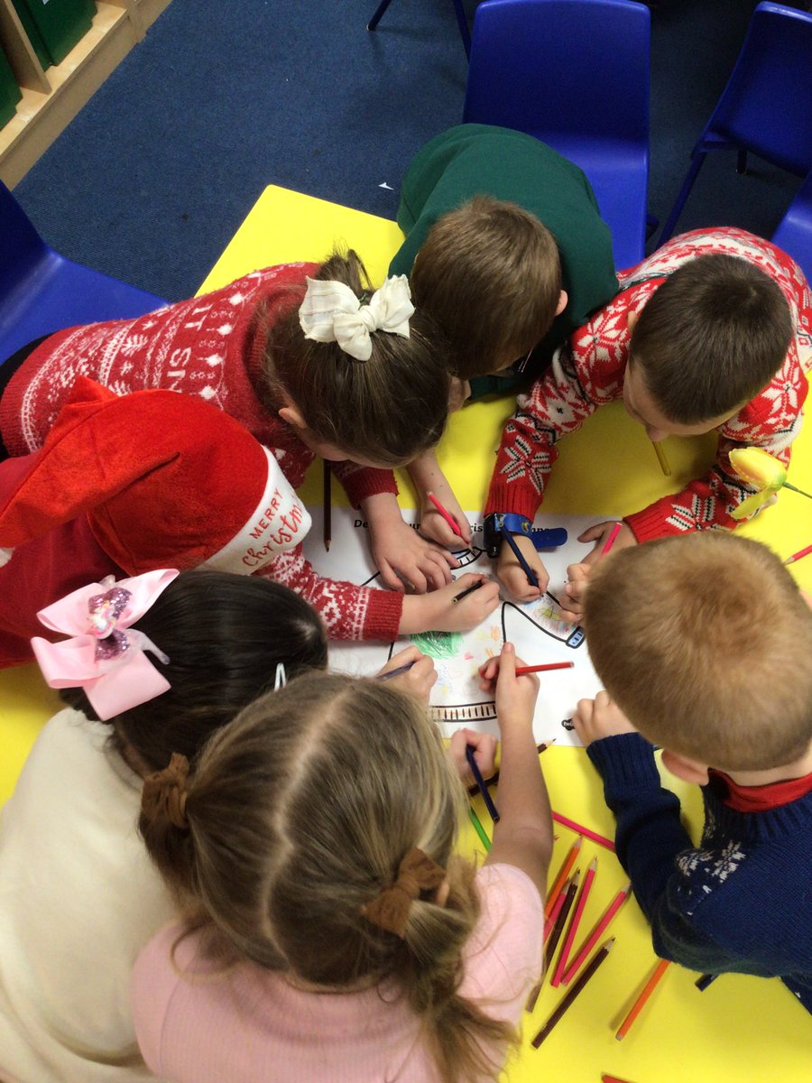 House Day🤩 Our first activity is focusing on collaboration. Look at that teamwork🌟 <a href="/LuntsHeathSch/">Lunt'sHeathSch</a>