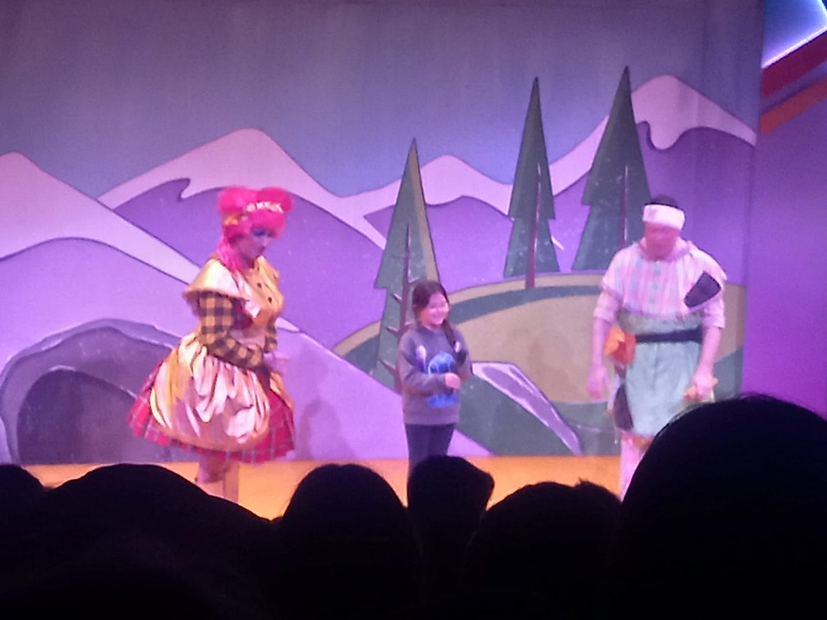 Laura Tannahill Centre tweet media