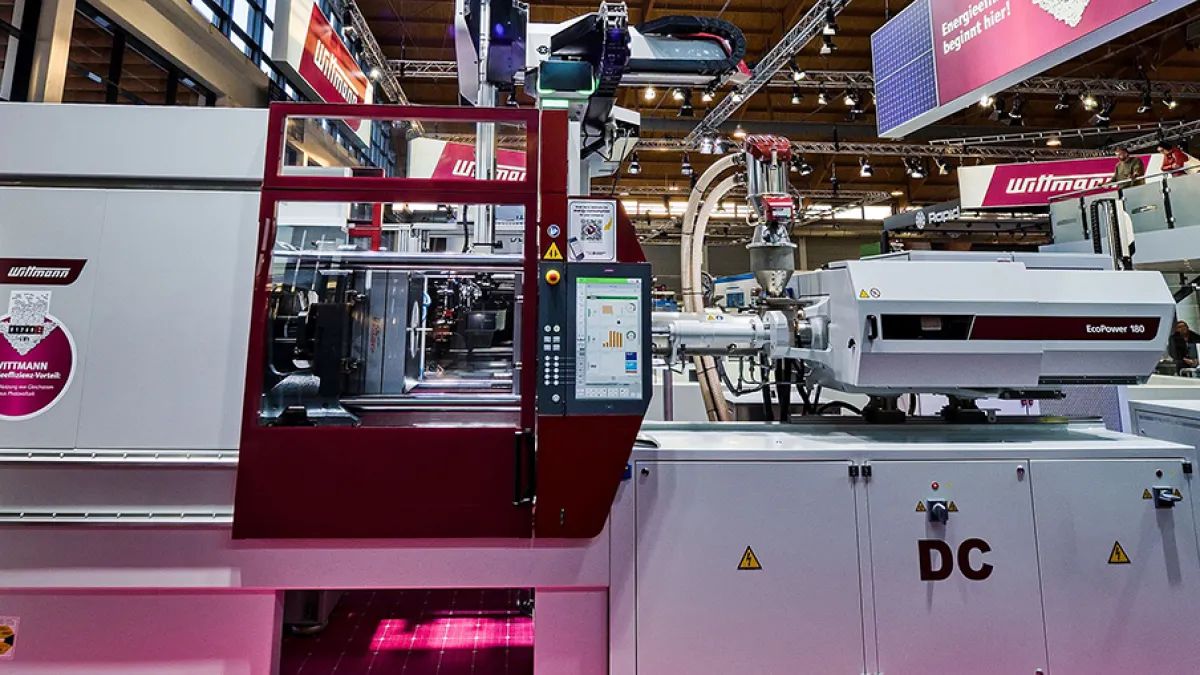 Gemeinsam mit #Inesco unterstützt #Wittmann Spritzgießbetriebe dabei, viele ungenutzte Potenziale bei der effizienten Nutzung von erneuerbaren Energien zu erschließen. Der Schlüssel liegt in der Nutzung von Gleichstrom als direkte Energiequelle. buff.ly/49wS9T7