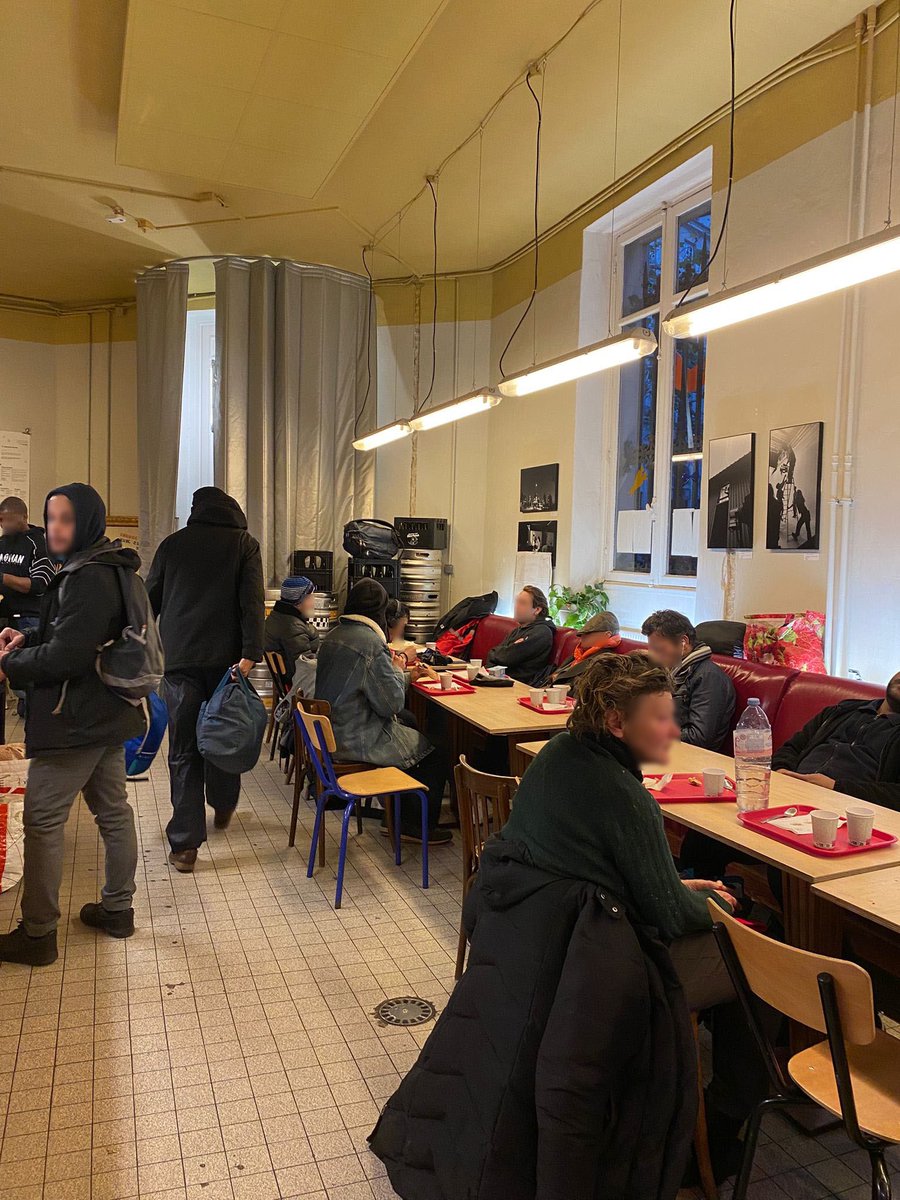 Ce matin à l’<a href="/AcademieClimat/">Académie du Climat</a>, l’équipe municipale s’est rendue auprès d’<a href="/EMMAUSolidarite/">Emmaüs Solidarité</a> pour une distribution de petits-déjeuners. Un grand merci aux bénévoles mobilisés dans le cadre du plan hivernal.