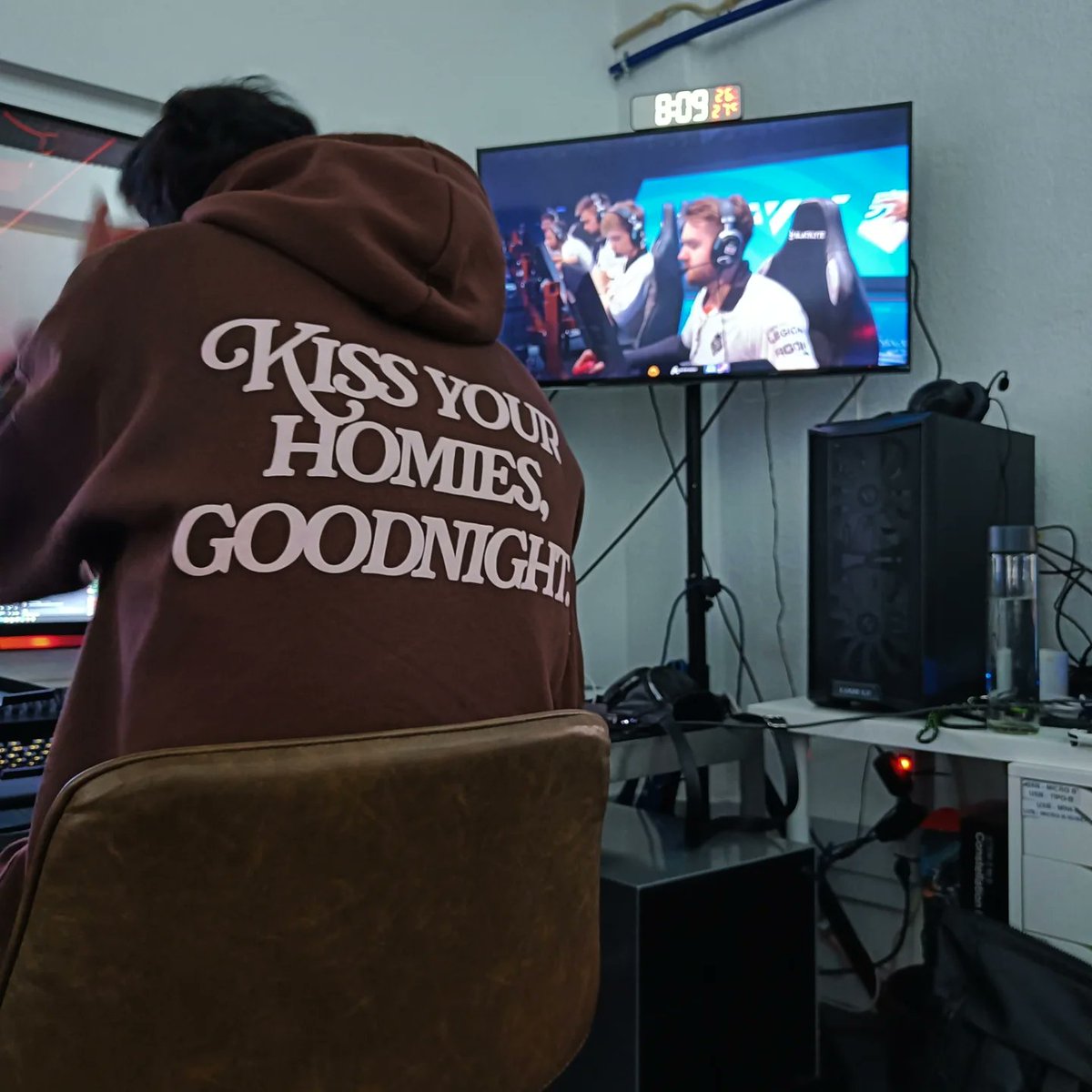 eutalyx_'s tweet photo. undercover behind enemy lines 😶‍🌫️ https://t.co/ZbejxfzzZa