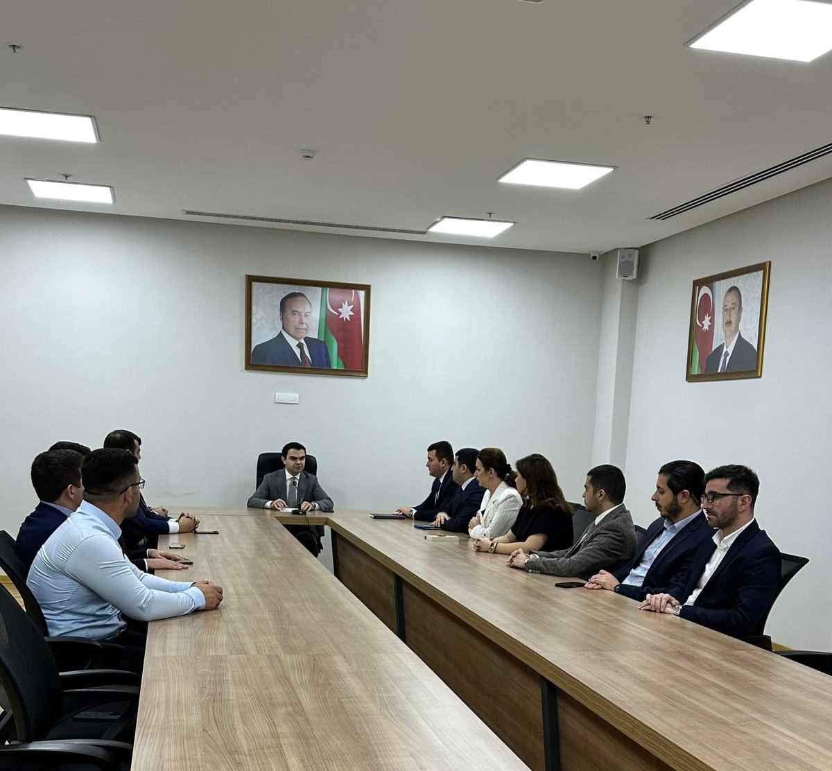 Yeni Azərbaycan Partiyası (YAP) Gənclər Birliyinin iclası keçirilib.

Ətraflı: bit.ly/3ZrFEmU