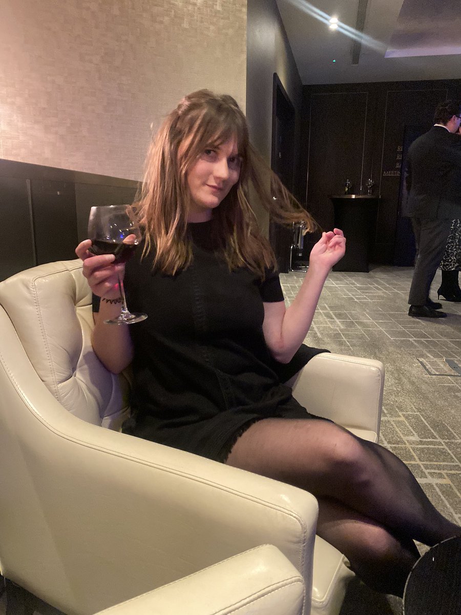 mollie simpson tweet media