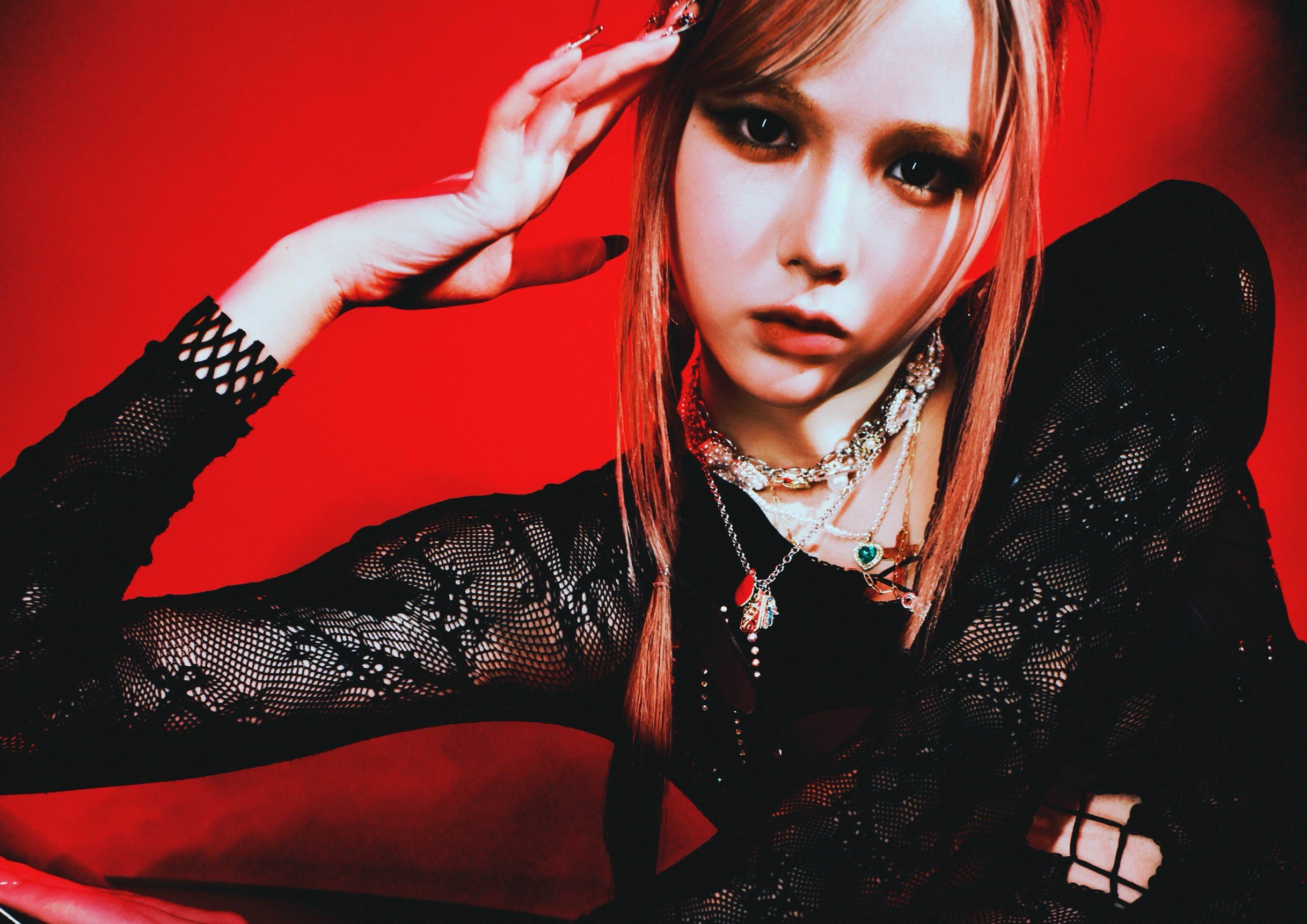 Geqzbi_bsAE0AzZ?format=jpg&name=4096x4096