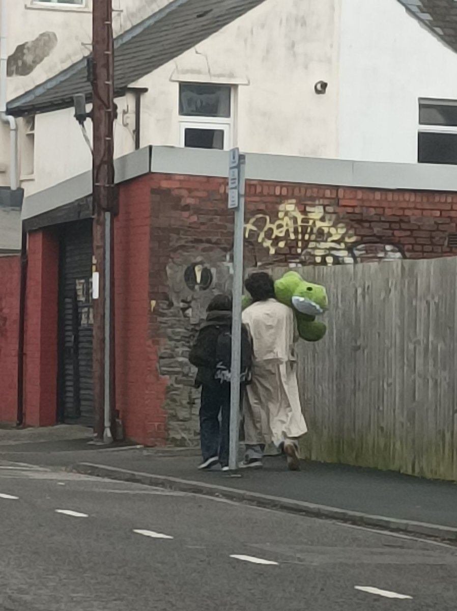 Roath Tweeter (@farleysrusk) on Twitter photo 