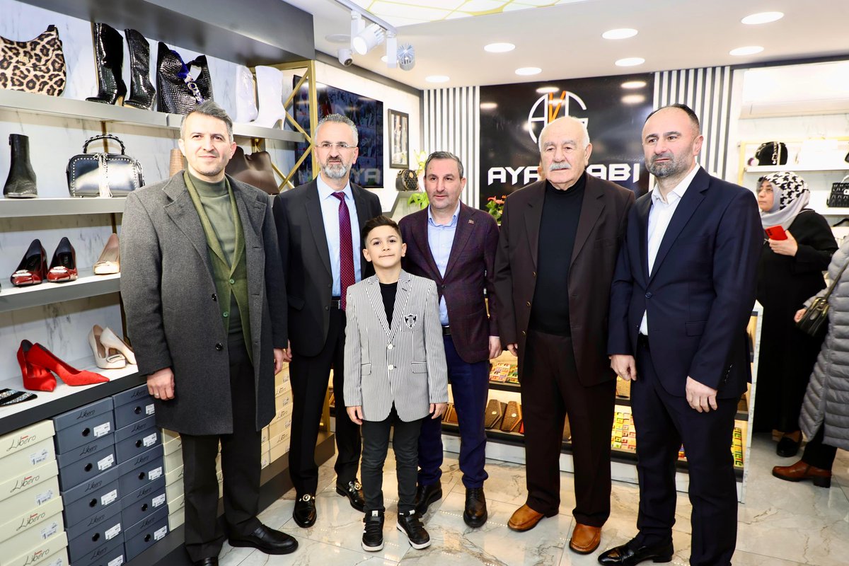 Sultanbeyli’mizin kıymetli esnaflarından Sn. Alaattin Aksoy'un "AKS Ayakkabı" mağazasının açılışına katıldık. Hayırlı olsun.

Rabbim bereketli kazançlar nasip etsin.