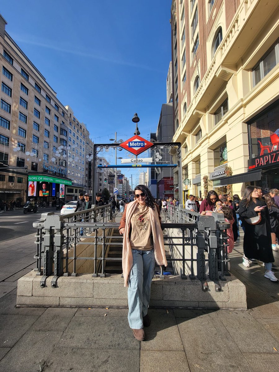 Loving spain 🇪🇸 How can you not when walking through the city of Madrid 🤩 #spain #travelers